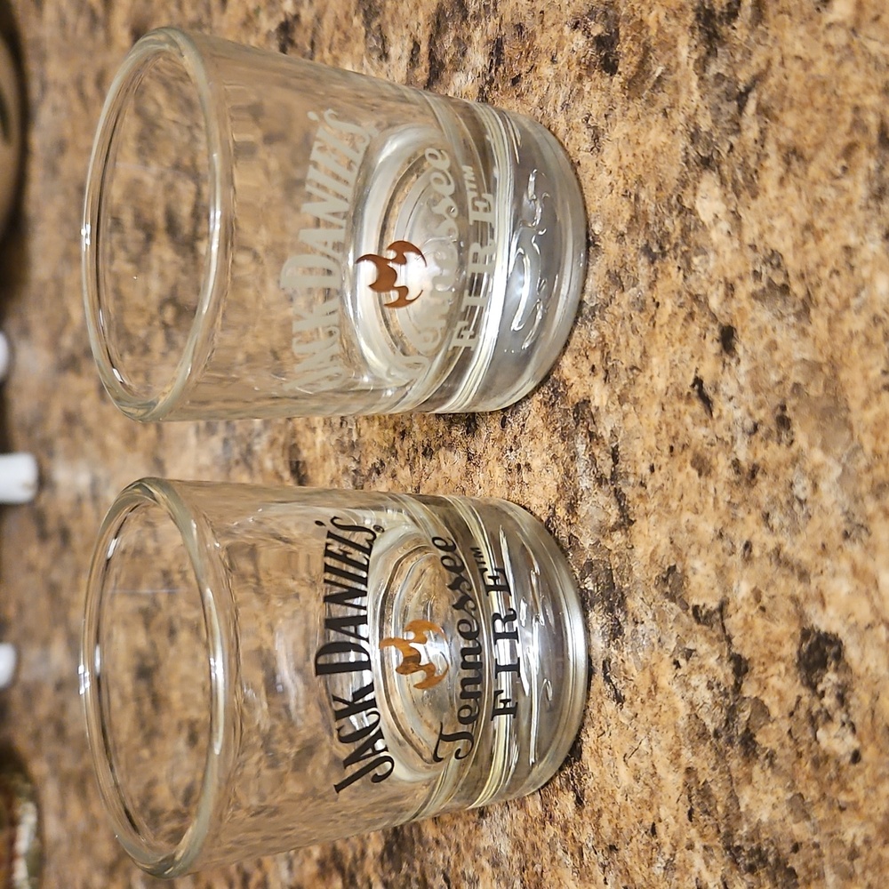 Jack Daniels Tennessee Fire Shot Glass Set - Black and Gold